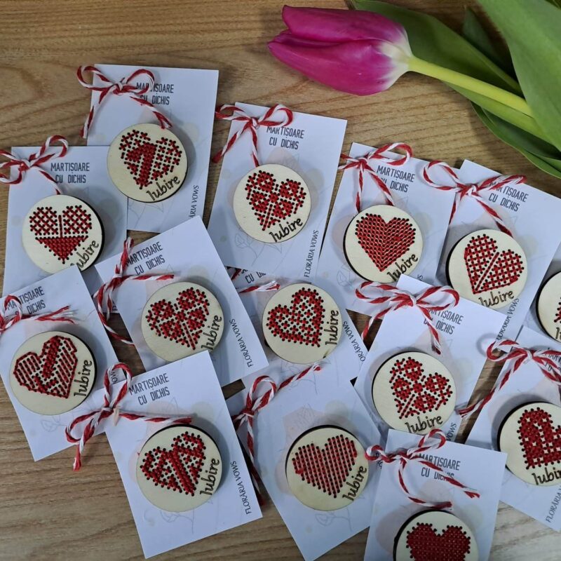 Martisor inima brodata