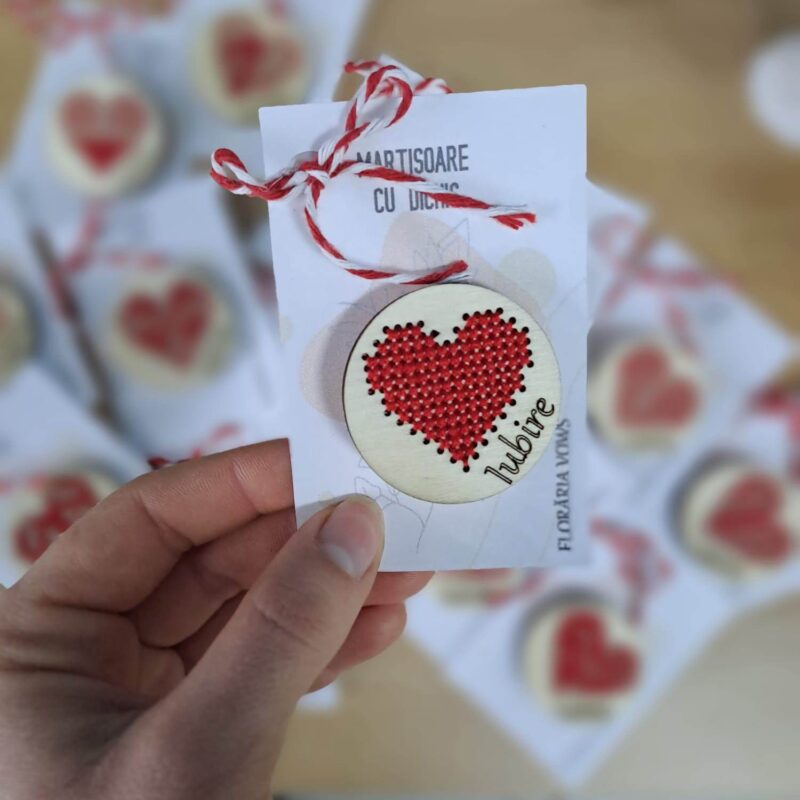 Martisor inima brodata