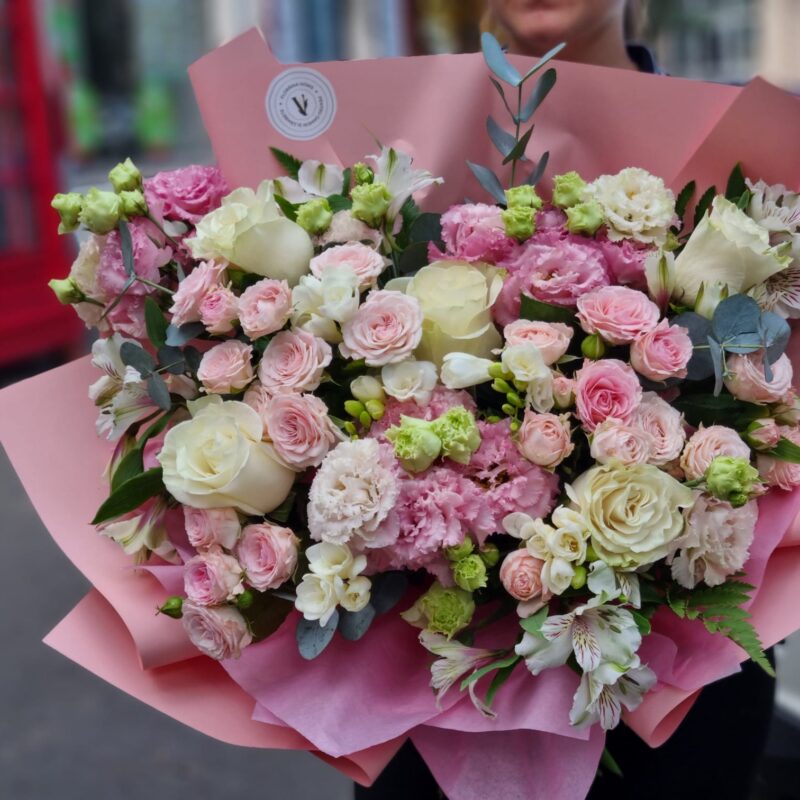 Buchet roz elegant – Florăria Vows Brăila, cadou aniversare
